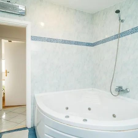 Apartman Deluxe Duplex House With Terrace